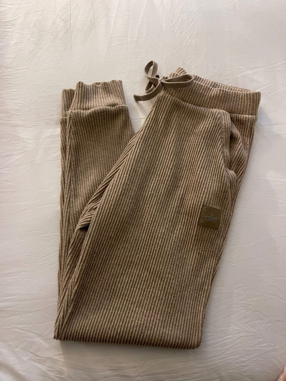 Alo yoga Muse jogger sweatpants